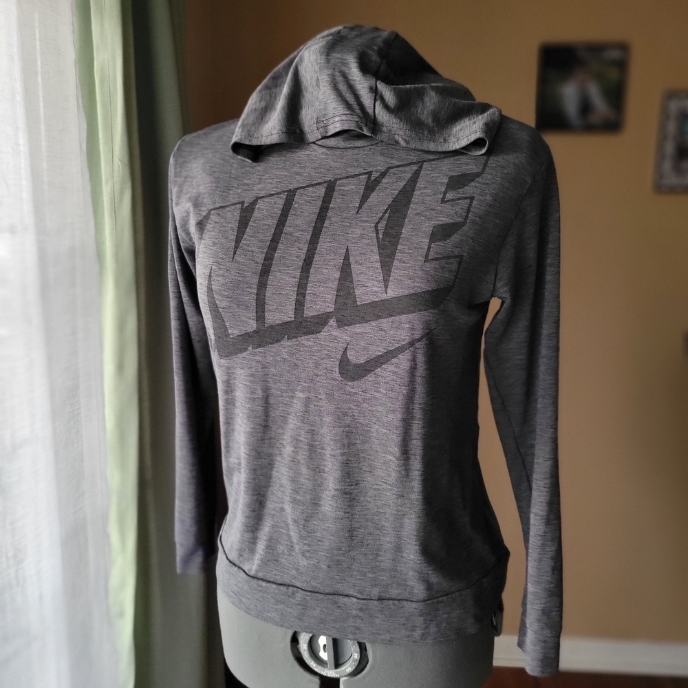 Nike Gray Long Sleeve Hoodie‎